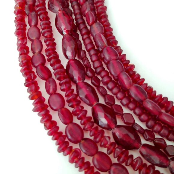 Vintage multi strand layered various red glass beaded necklace - Picture 14 of 16